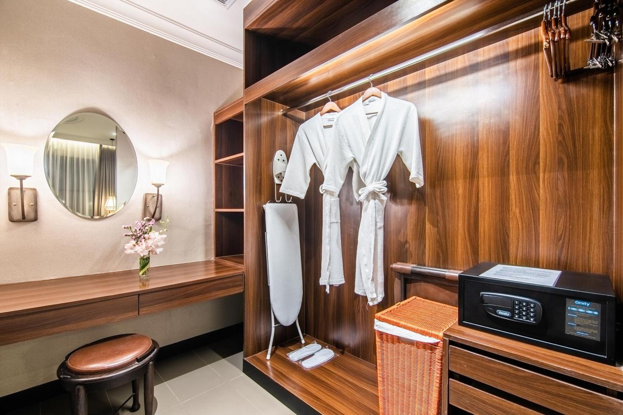 The Metropole Bangkok - Thonglor Hotel Exterior photo